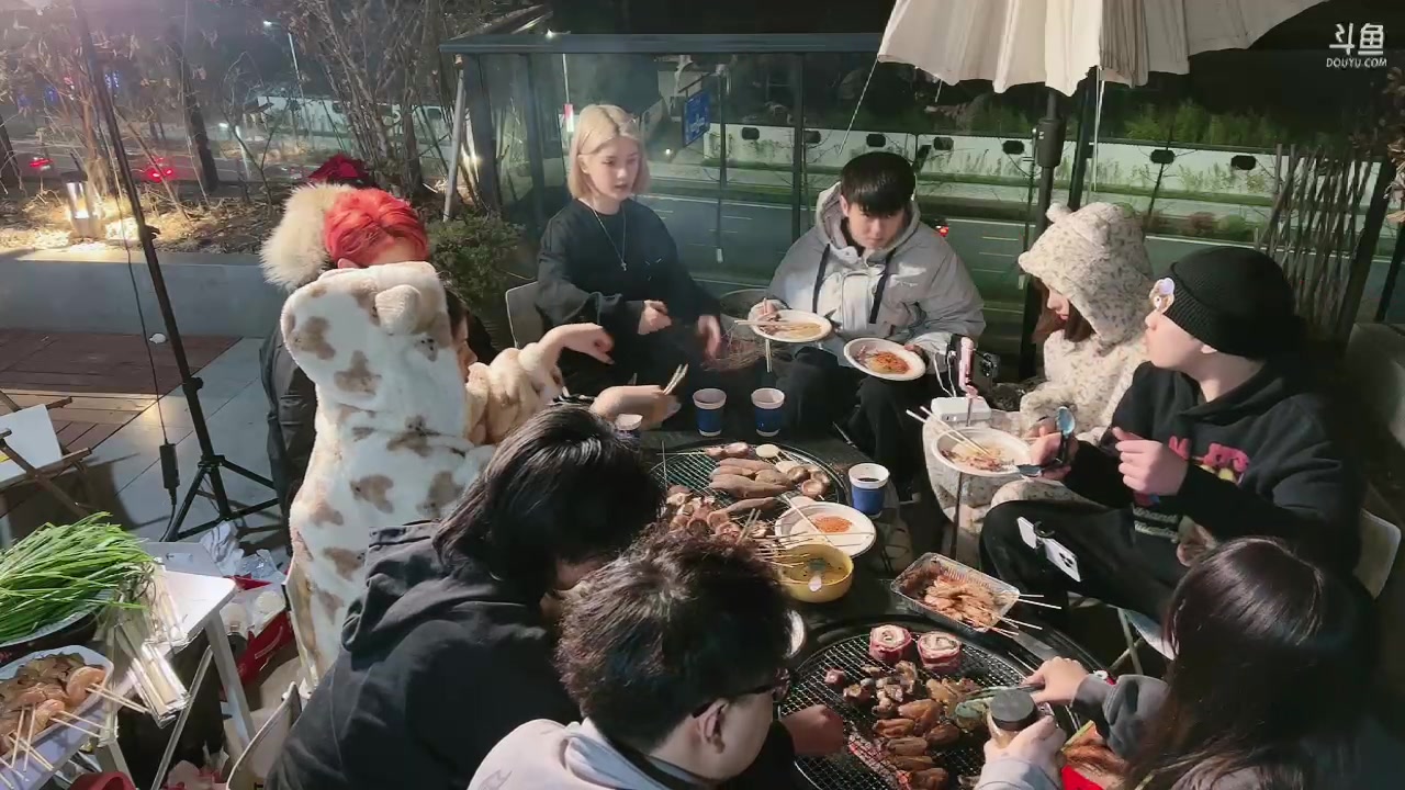 【2023-12-24 20点场】Kiki仔ovo：【ki仔】平安夜烧烤煮茶聚会❤️