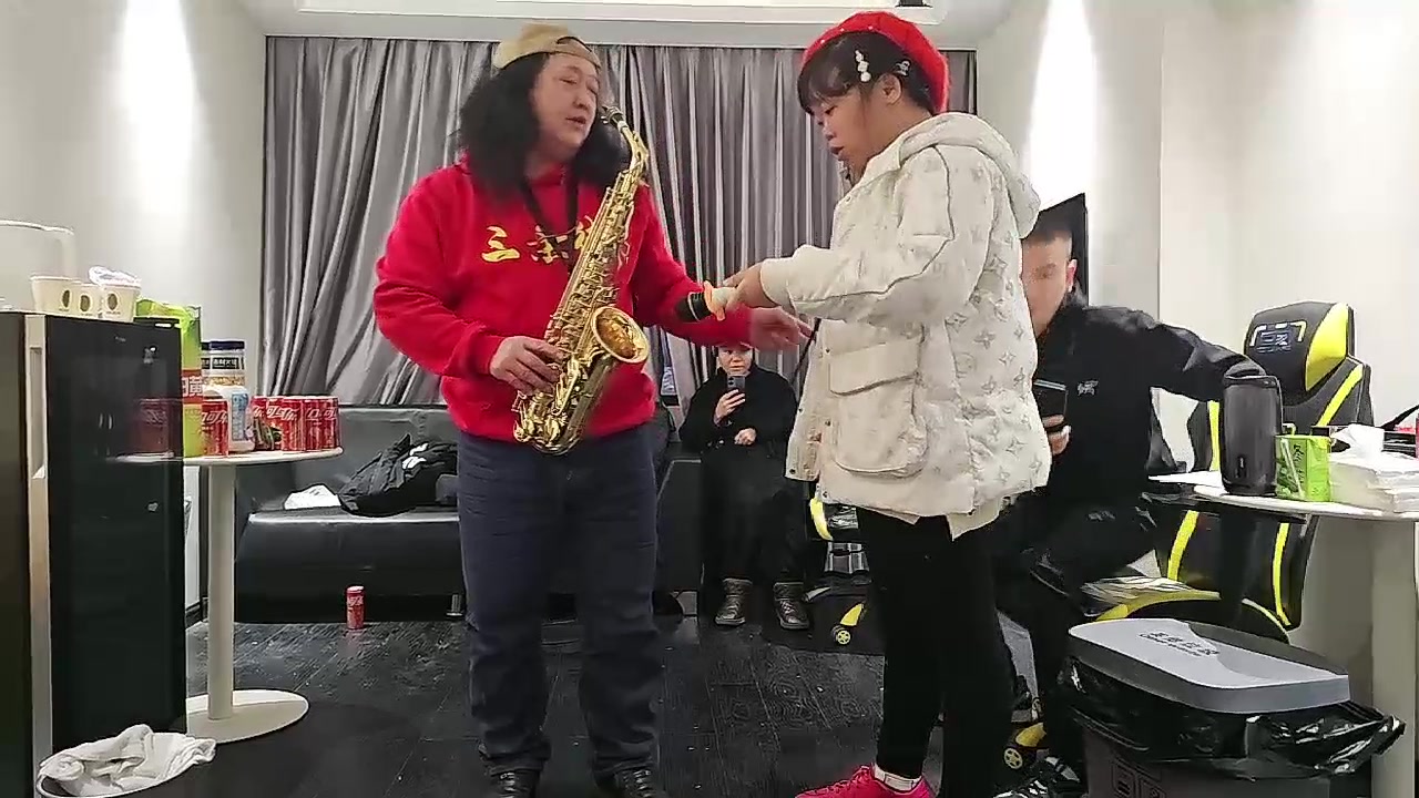 【2023-12-24 17点场】大嘴love：【疯狂的横店】