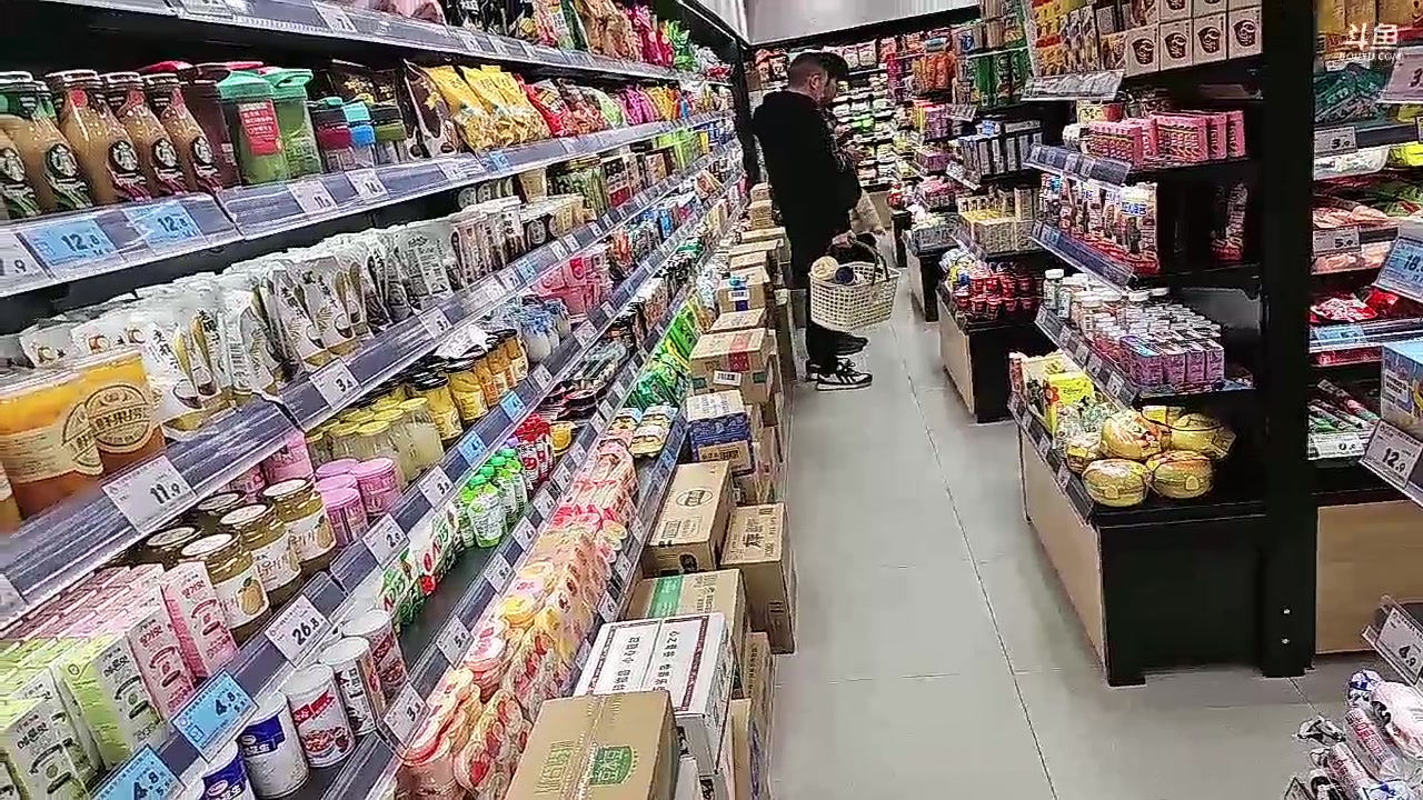 【2023-12-24 15点场】大嘴love：【疯狂的横店】