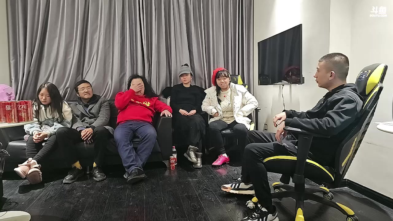 【2023-12-24 21点场】大嘴love：【疯狂的横店】