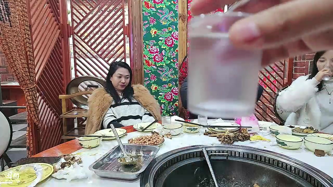 【2023-12-26 19点场】大嘴love：【疯狂的横店】