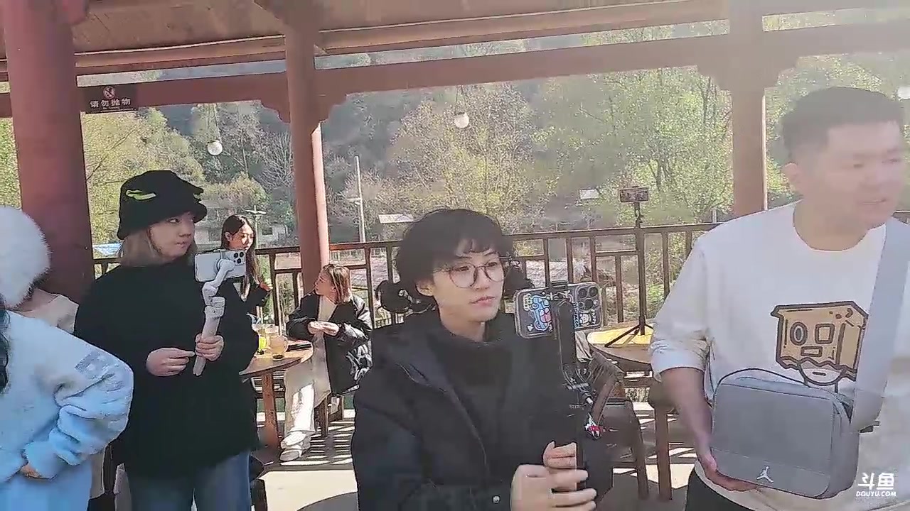 【2023-12-26 13点场】别问问就黑皮：下午1点直播 22220