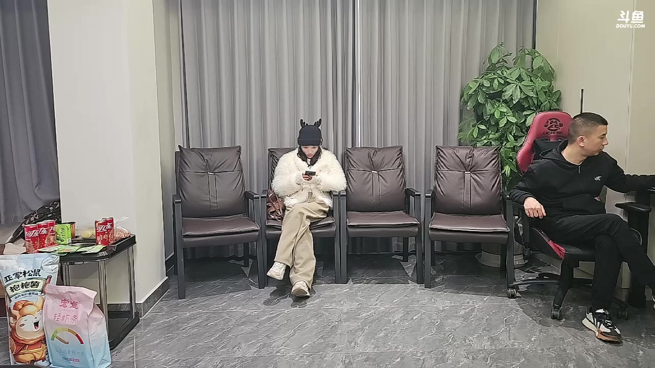 【2023-12-27 15点场】大嘴love：【疯狂的横店】
