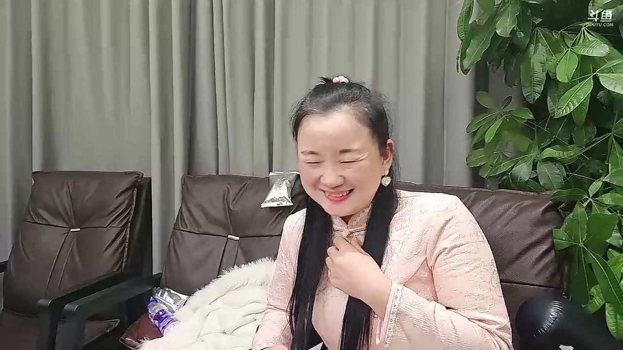 【2023-12-27 21点场】大嘴love：【疯狂的横店】