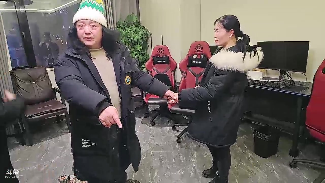 【2023-12-31 19点场】大嘴love：【疯狂的横店】