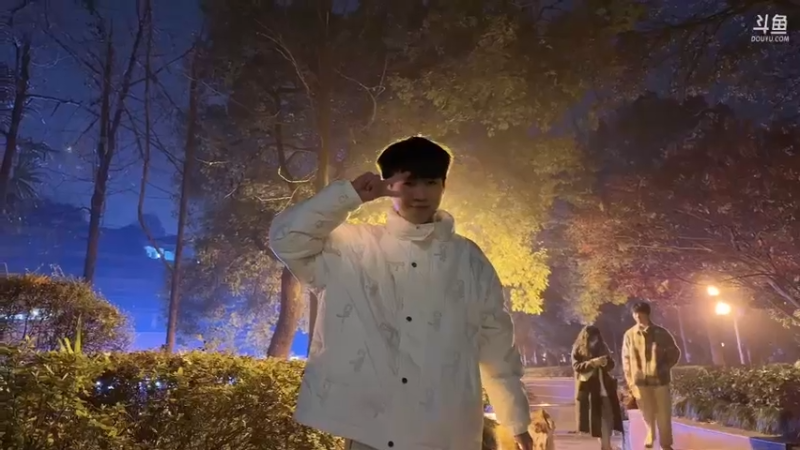 【2023-12-31 22点场】王纪超666：9点来开播兄弟们，跨年快乐