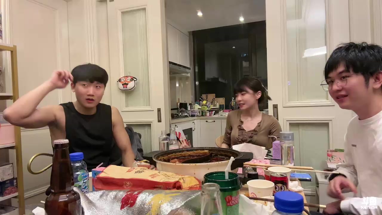 【2024-01-01 01点场】胸肌很大的良小伞：2024新年快乐，永远开心！钻粉卡！