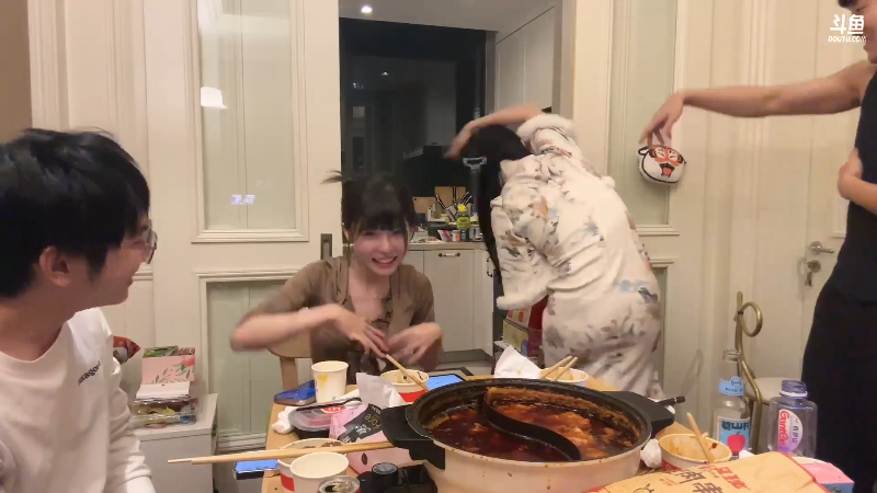 【英雄联盟】不2不叫周淑怡的精彩时刻 20240101 07点场