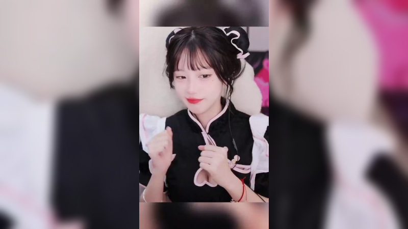 来一个福娃cos，给大家带来拿手曲目《安静》