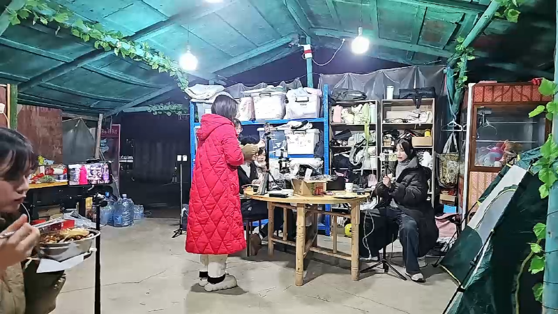 我在斗鱼看火力堂主直播户外