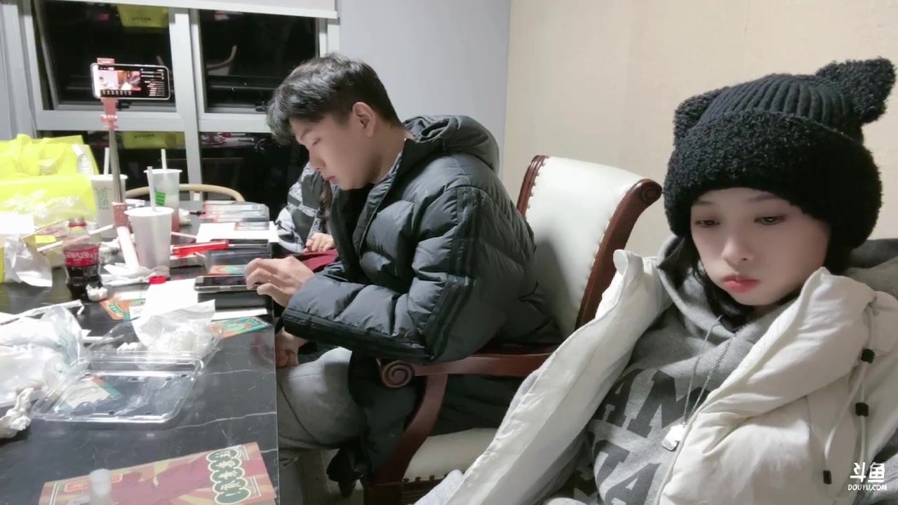 【2024-01-09 01点场】小溫dududu：【小奶团】不定时户外（再也不玩剧本杀）