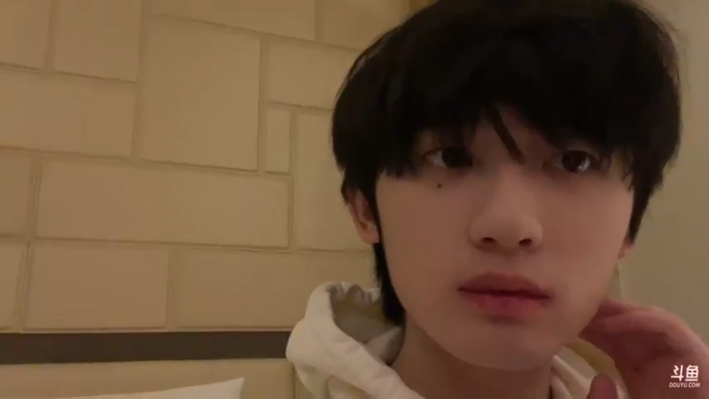 【2024-01-12 18点场】李知恩nn：随便播会儿 17600