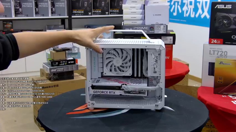 美女的机械大师C28纯白装机效果