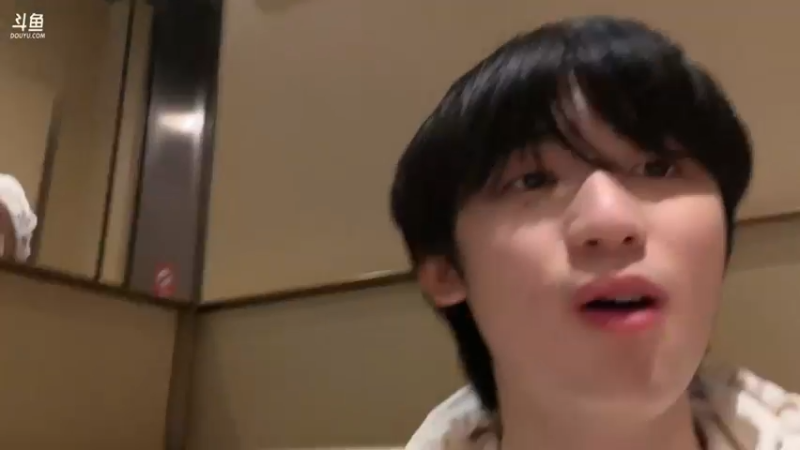 【2024-01-15 00点场】李知恩nn：吃饭吃饭聚餐