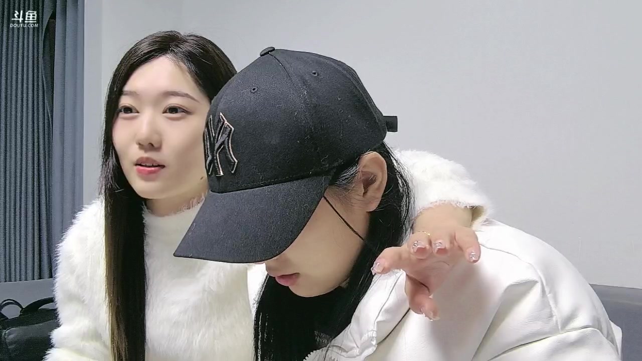 【2024-01-08 21点场】惠娜娜呀：【小奶团】只收钻粉灰机~