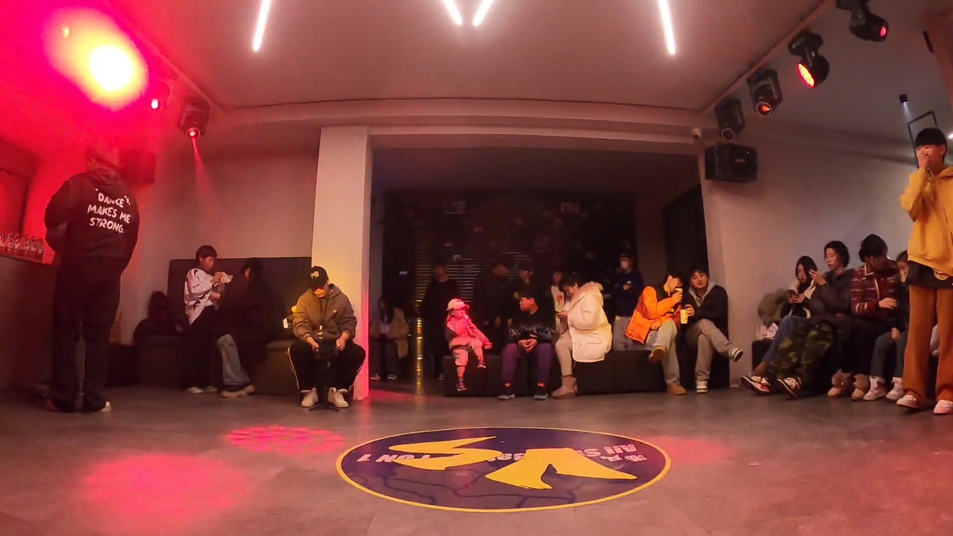 【2024-1-19 18点场】不明身份的陈某:张家港首届街舞大赛港风