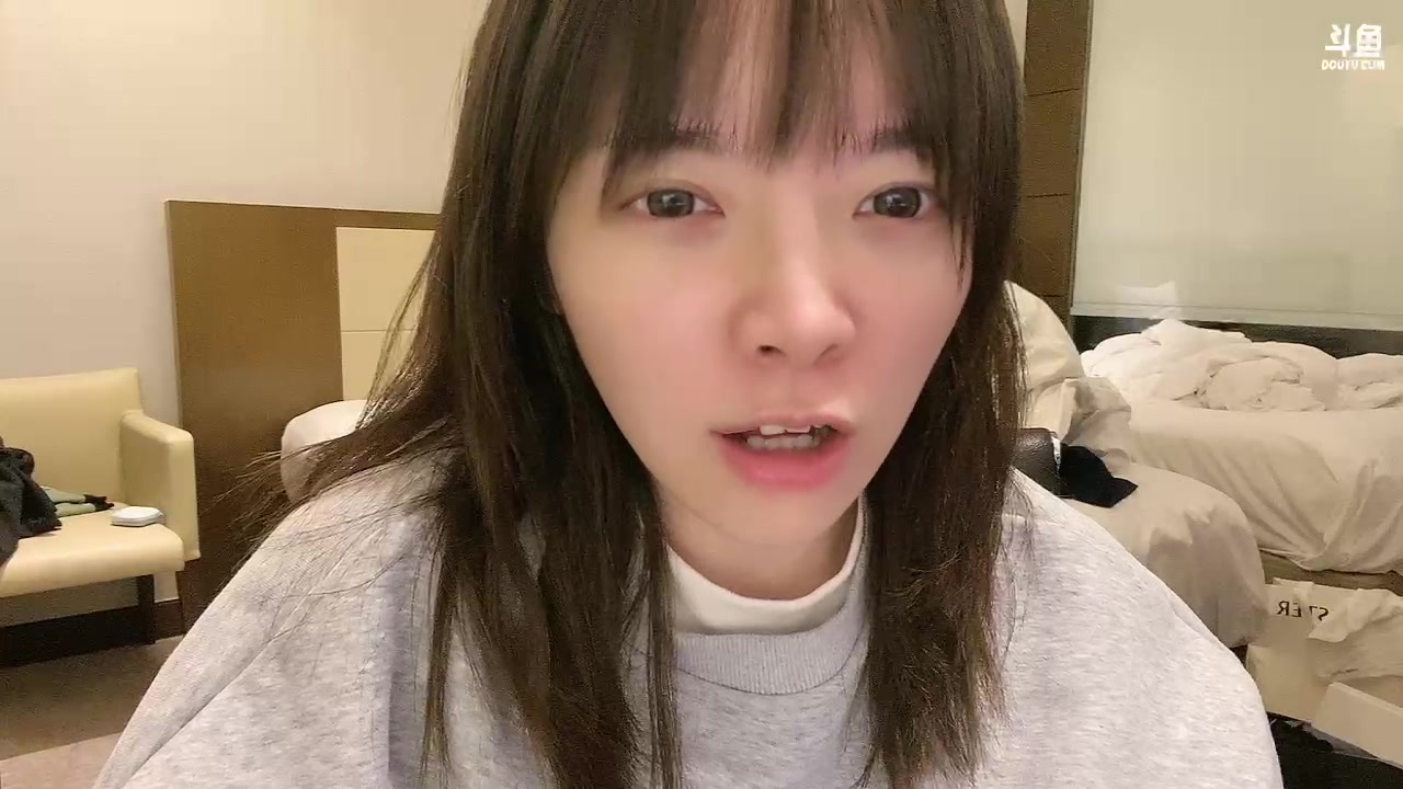 【2024-02-04 22点场】童猪啊i：聊会儿唱会儿