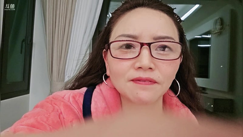【2024-02-13 22点场】唐6儿：【小奶团】钻粉卡已开～今天去彩排啦