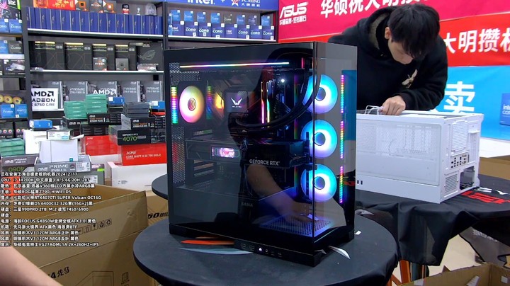 先马大境界+音律灯光黑色装机效果