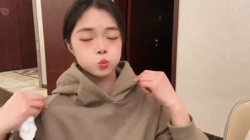 【2024-02-24 20点场】灰灰酱er：灰灰：素质主播