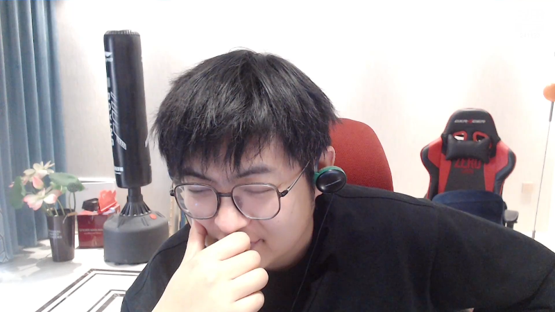 我在斗鱼看火力堂主直播户外