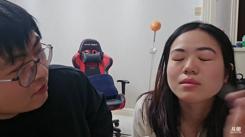 我在斗鱼看火力堂主直播户外