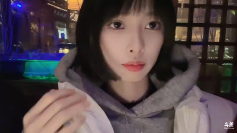 【2024-03-04 18点场】小溫dududu：【小奶团】出发杭州！晚点户外！（钻石）