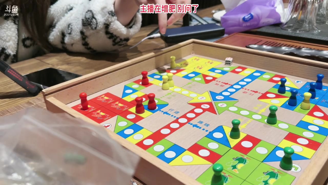 【2024-03-04 22点场】叁三QvQ：【小奶团】去杭州了 晚点播