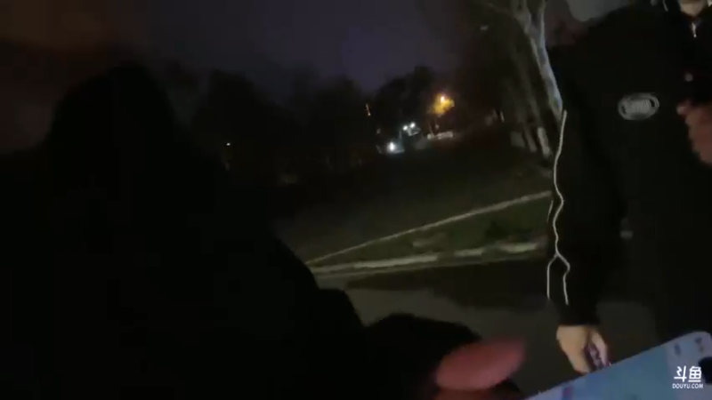 【2024-03-05 21点场】轰轰仔：轰轰：到武汉的第一天！