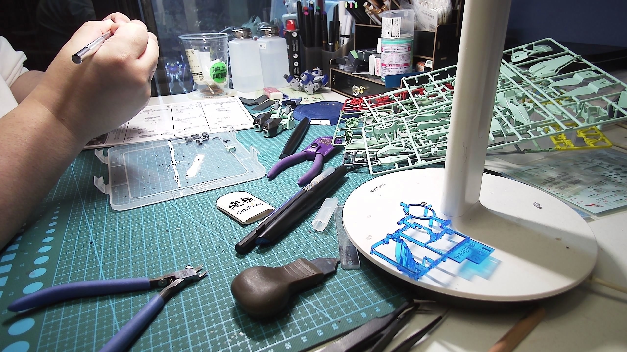 【2024-03-12 20点场】尐表哥：老表：周一歇！