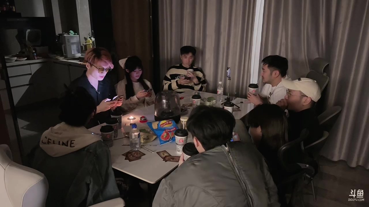 【2024-03-12 23点场】imxiaoxin：【✘-✘】晚上户内做饭 钻石卡