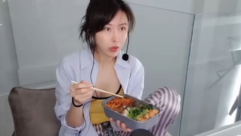 【2024-04-02 12点场】十三三三：⭐还没搬完 周二播哦哦哦