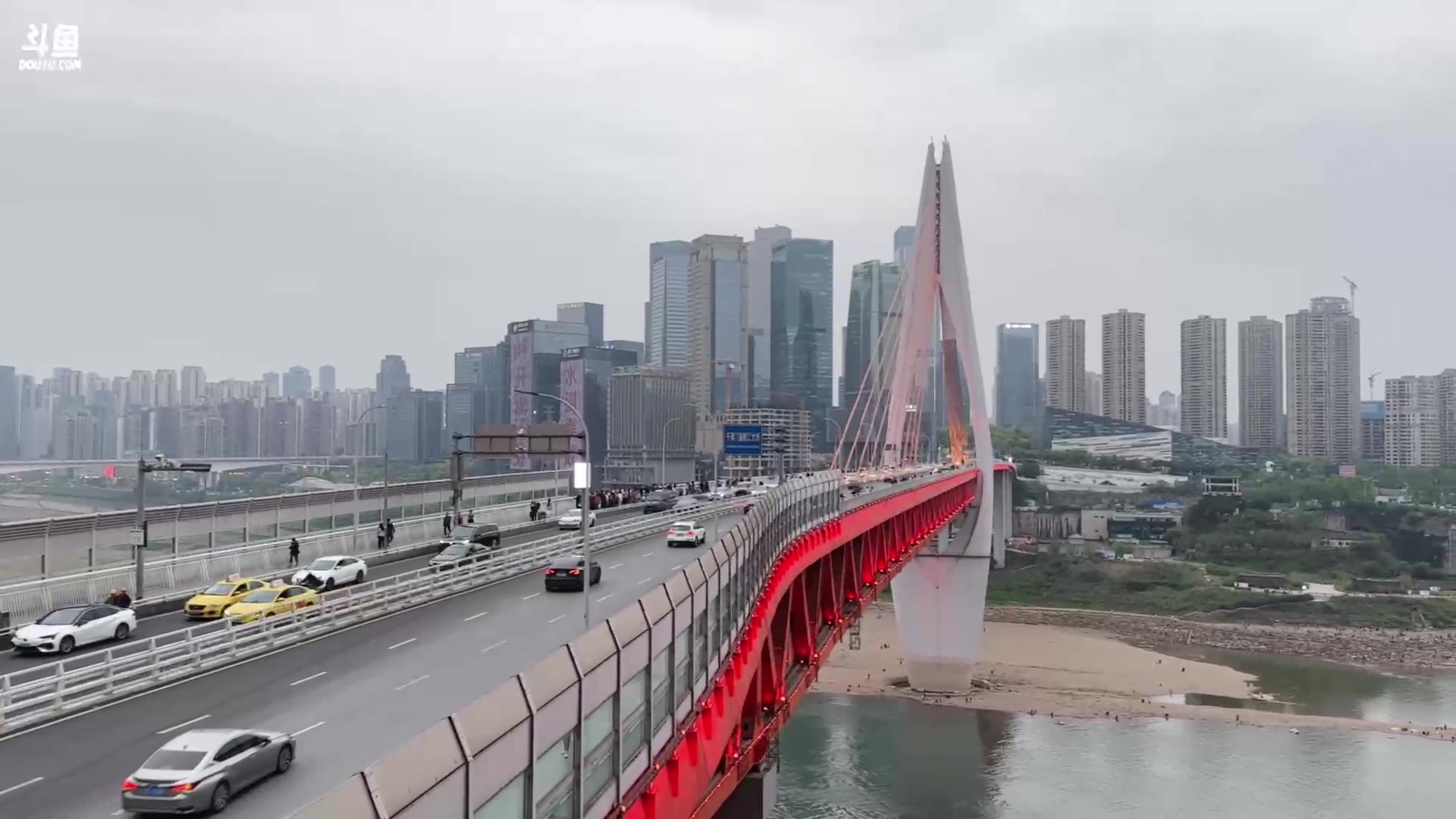 【2024-04-09 18点场】Tony托公子：今早10点重庆cityWalk!一起暴走