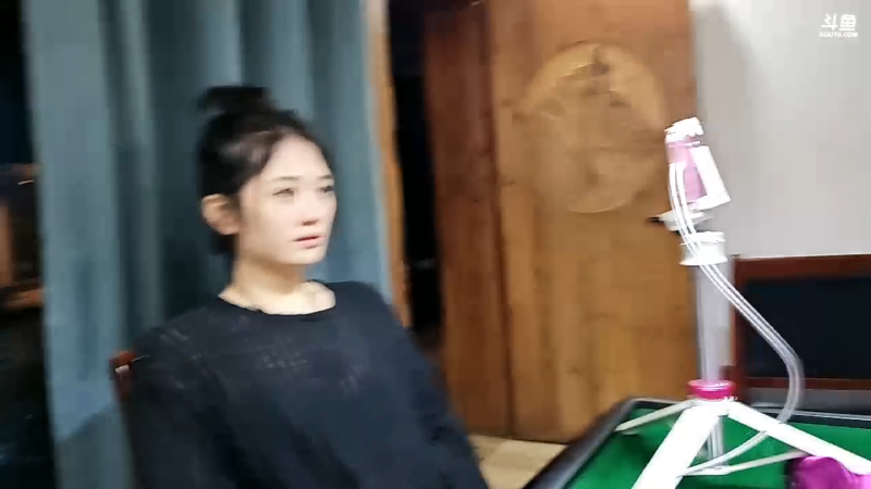 我在斗鱼看火力堂主直播户外