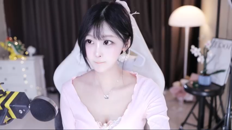 【2024-04-12 19点场】苏小懒困了：⭐呆萌懒妹射野双修嘎嘎乱杀