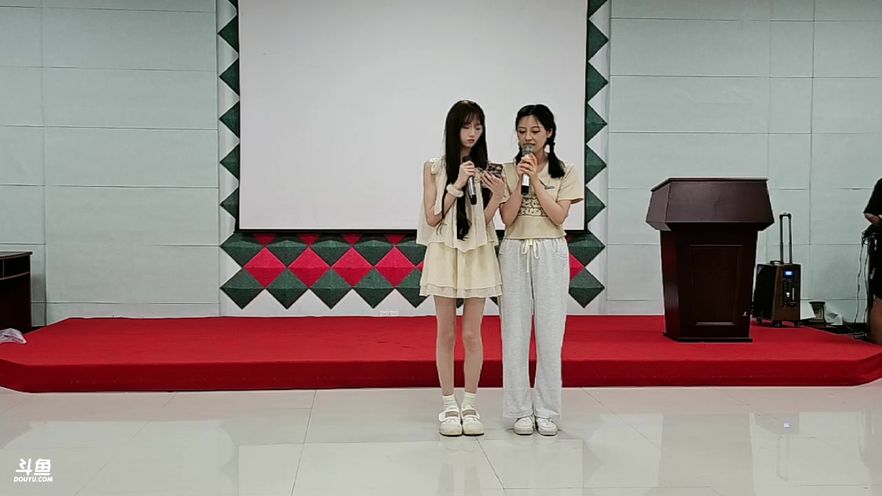 【2024-04-14 21点场】火力堂主：《小猪快跑》长沙团播day3！