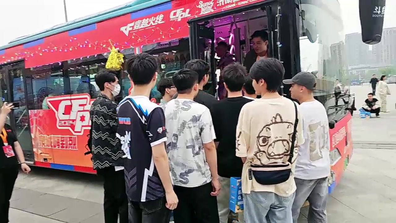 【2024-04-19 17点场】火力堂主：CFPLS23总决赛白鲨加油！