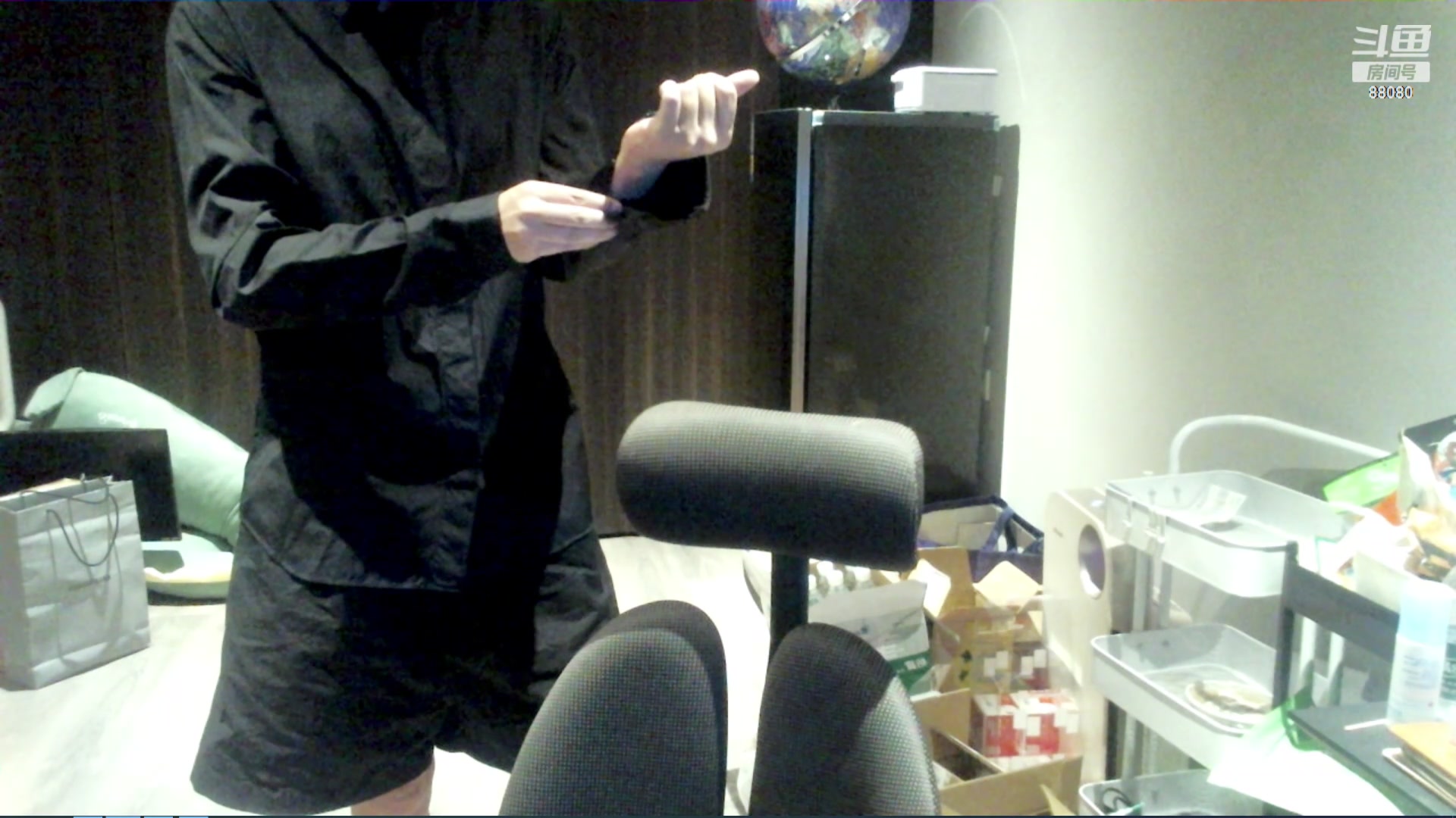 【2024-04-25 19点场】仙某某：神秘的直播间 88080