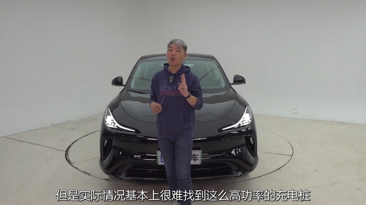 智己LS6：据说这款车挽救一个品牌，“卷”到了这种地步