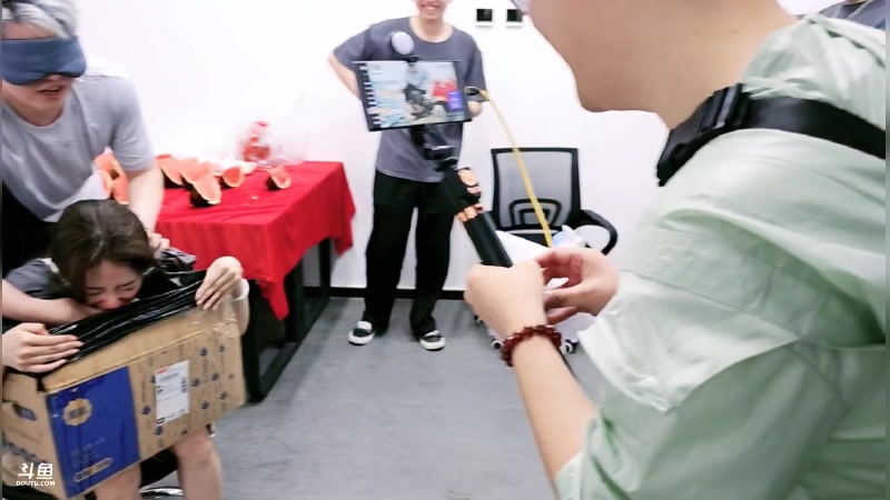 【2024-5-7 14点场】唐6儿:家人们今天不播啦7号1点锁定2666～