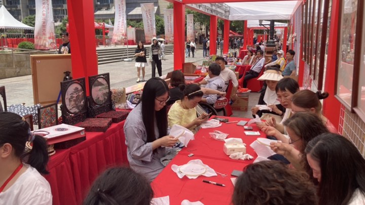 【2024-5-17 11点场】武汉市社区教育:武汉市社区教育的直播间