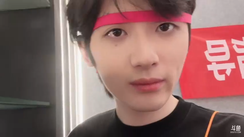 【2024-05-22 18点场】李知恩nn：520快乐捏，哈喽哈喽