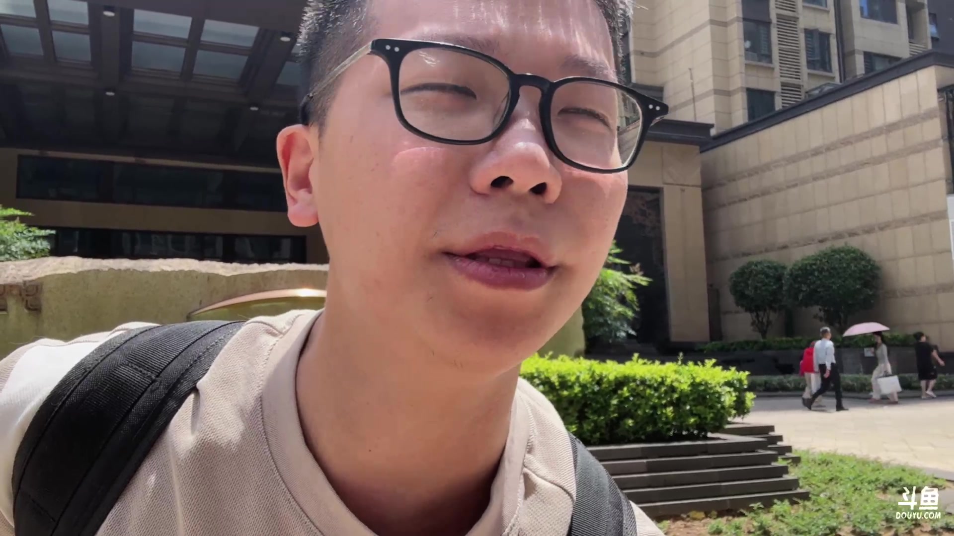 【2024-05-29 11点场】余小C真的很强：余小C：带猫去做嘎蛋！