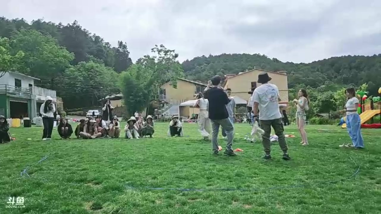 【2024-05-31 14点场】617丶新一：嘿嘿我把美女包围了day1。