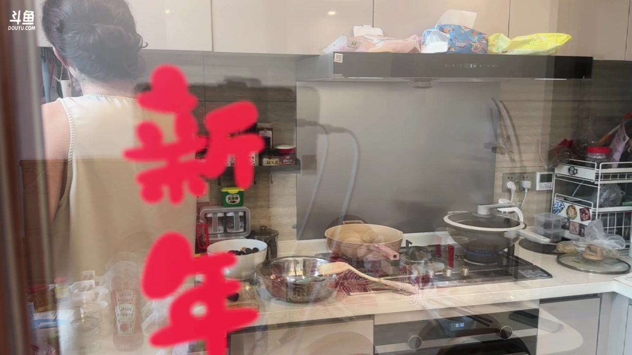 【2024-06-08 15点场】Kiki仔ovo：【ki仔】给播间包粽子