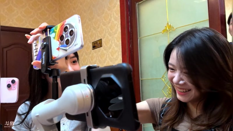 【2024-06-14 19点场】谢彬DD：喂,在吗?进来看Show了.