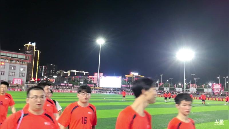 【2024-06-15 22点场】右手supking：榕江户外！！！化身洗头哥！