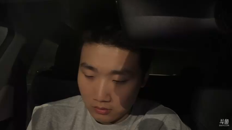 【2024-06-17 03点场】胸肌很大的良小伞：下午在inb家二路