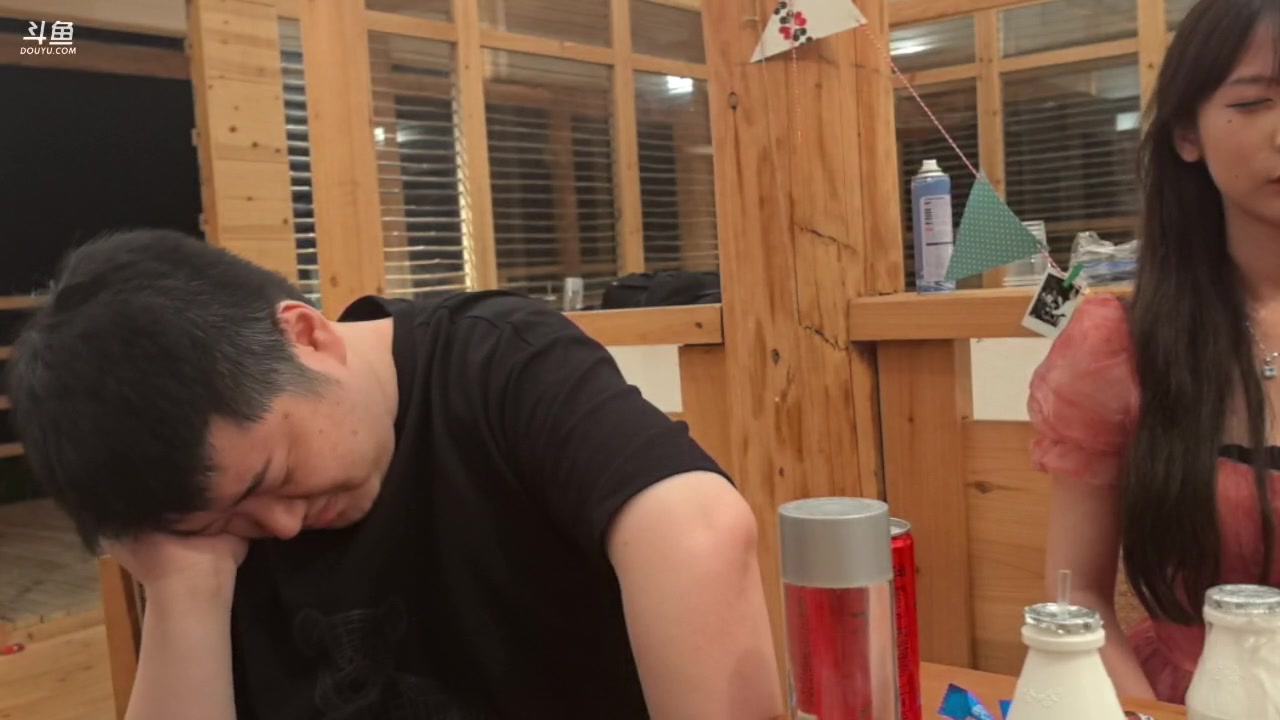 【2024-06-18 01点场】谢彬DD：喂,在吗?进来看Show了.