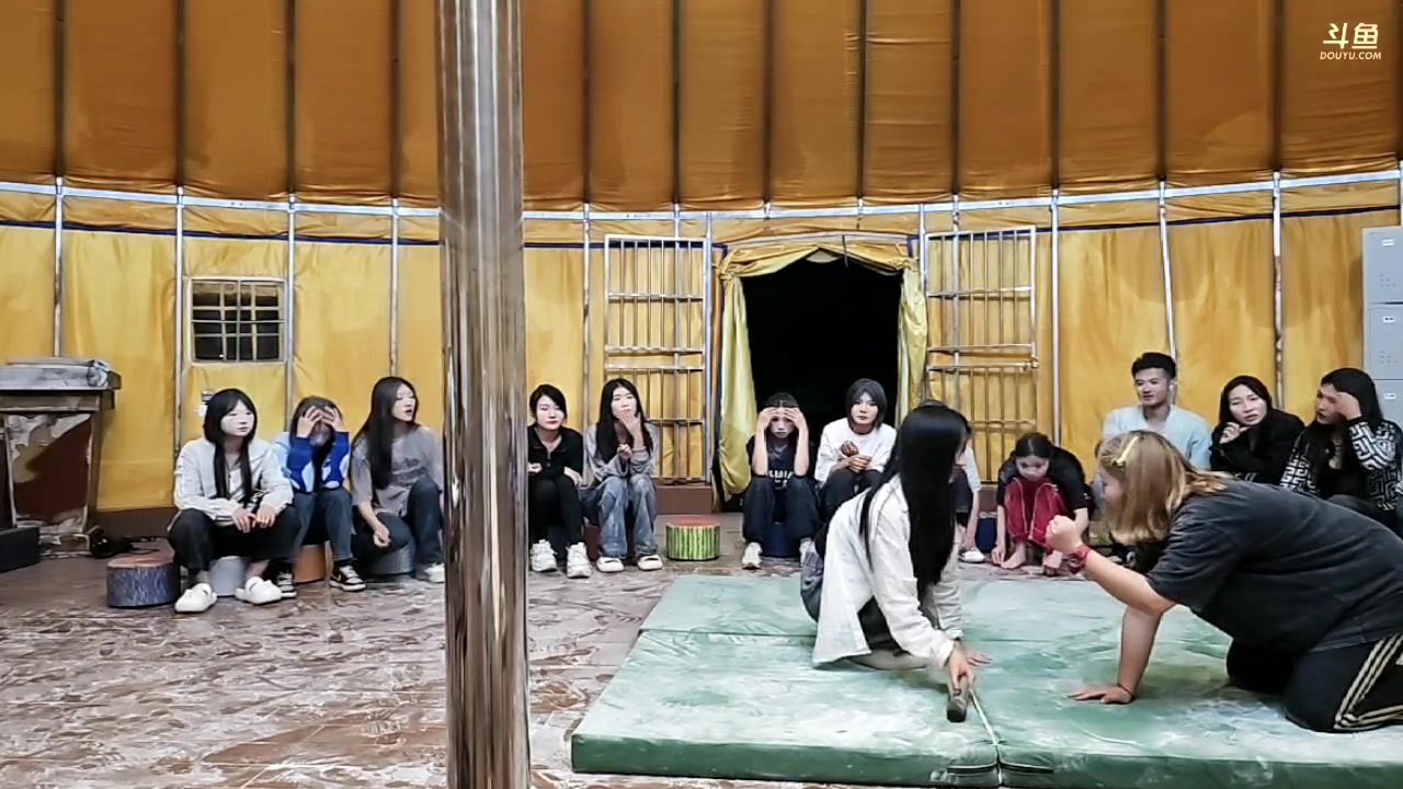 【2024-06-19 21点场】火力堂主：中午开播的第一天！